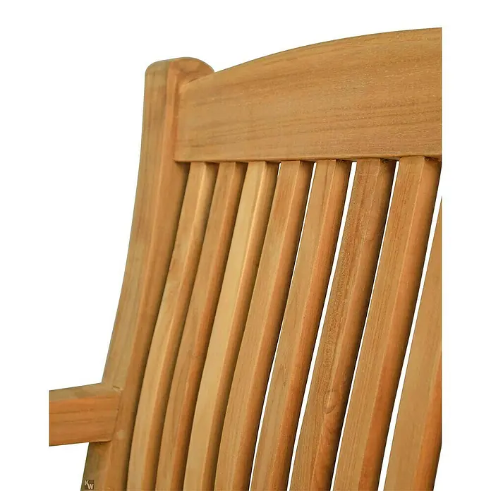 Kai Wiechmann Gartensessel - Teakholz, Naturbelassen, B x T x H: 60 x 66 x 91 cm - Detailaufnahme einer Gartenbank aus Teakholz mit geschwungenen Rückenlehnen-Lamellen und Armlehne. Natürliche Holzmaserung sichtbar.