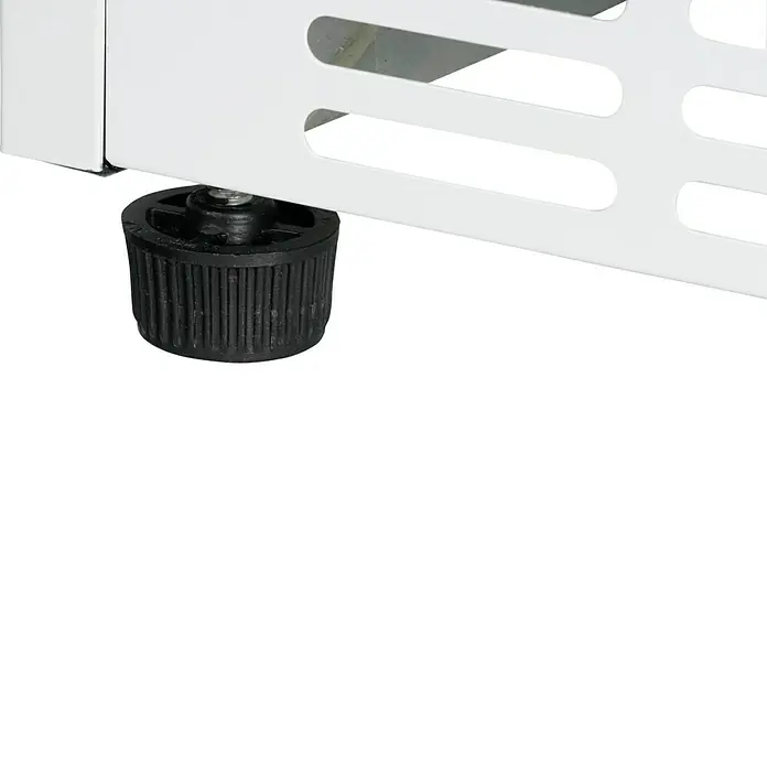 Respekta Kühl-Gefrierkombination UKS110-11 - Nutzinhalt Gesamt: 82 l, 55 x 49,5 x 81,5 cm, Weiß - Detailansicht eines schwarzen, verstellbaren Gerätefußes unter einem weißen Metallgehäuse, der für Stabilität sorgt und Unebenheiten ausgleicht.