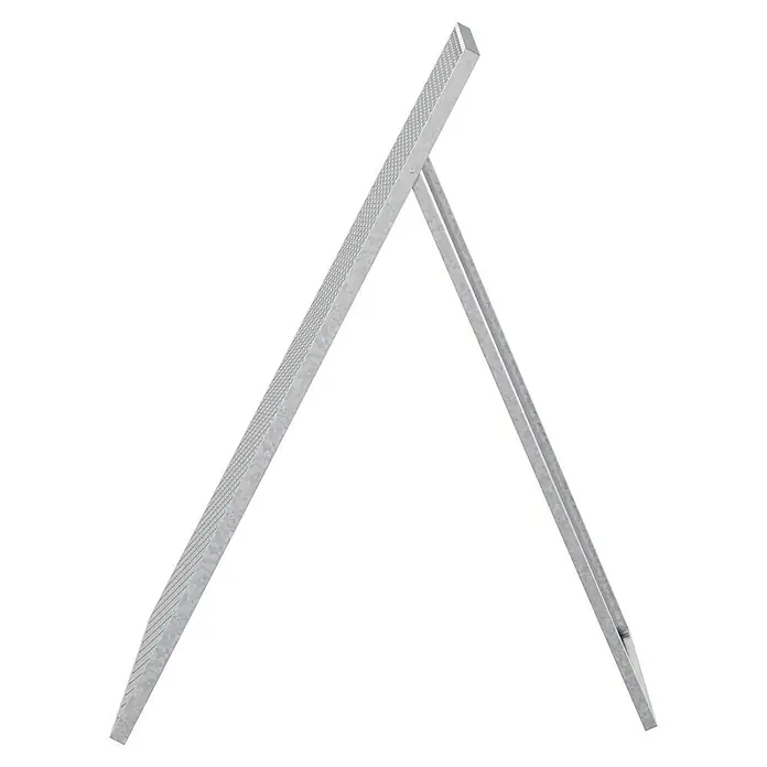 Durchwurfsieb - 100 x 60 cm - Silberne Aluminiumleiter mit rutschfesten Stufen, ideal für sichere Aufstiege.