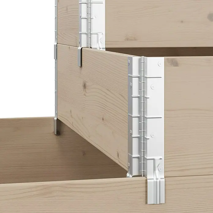 Upyard Hochbeet 3 Ebenen - 120 x 80 x 58,5 cm, Holz, Braun, Fassungsvermögen: 301,8 l - Detailaufnahme von Bettbeschlägen aus hellem Holz und weißen Metallverbindungen, die Stabilität und modernes Design vereinen.