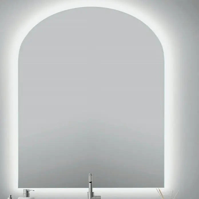 Bath Stage Espejo con luz y sensor triled B-963 - 50 x 90 cm, Sensor, Curvado - Un espejo de baño iluminado, vertical, arqueado con un diseño minimalista.