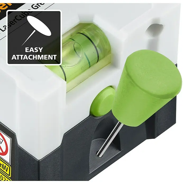Laserliner Linienlaser Lasercube Green - Max. Arbeitsbereich: 0 m - 10 m - Nahaufnahme eines LaserCube Green mit einfacher Befestigung, inklusive einer praktischen Libelle zur präzisen Ausrichtung.