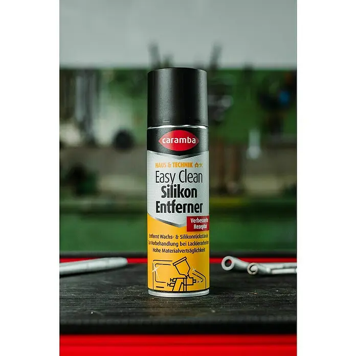 Caramba Silikonentferner Easy Clean - 300 ml - Nahaufnahme einer Dose Caramba Easy Clean Silikonentferner für Haus & Technik, zur Entfernung von Silikonrückständen.