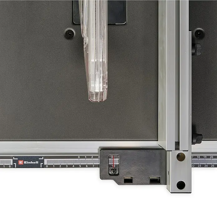 Einhell Tischkreissäge TC-TS 2025/2 U - 1.800 W, Durchmesser Sägeblatt: 250 mm, Schnitttiefe bei 90 °: 85 mm - Detailaufnahme einer Einhell Tischkreissäge mit Maßskala und Einstellvorrichtung für präzise Schnitte.