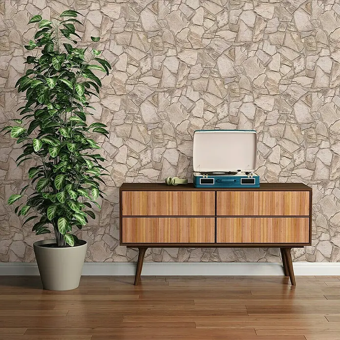 A.S. Création Papel pintado de vellón Piedra - Beige, Efecto piedra, 10,05 x 0,53 m - Mobiliario de la habitación. Vista de un armario con tocadiscos retro, planta y tapiz de pared.