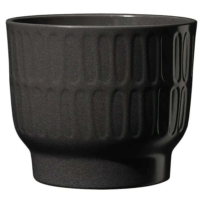 SK Übertopf rund Cusco - Außenmaß (Ø x H): 16 x 14 cm, Keramik, Schwarz - Nahaufnahme eines schwarzen Übertopfs mit modernem, gerilltem Design, ideal für Zimmerpflanzen und zur Dekoration von Innenräumen.