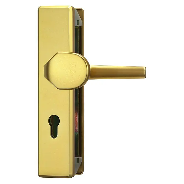Abus Schutzbeschlag KLT512 - Wohnungsabschlusstür, Messing, Knopf außen, Drücker innen, Stärke Tür: 37 mm - 47 mm - Nahaufnahme eines goldenen Türgriffs mit Schlüsselloch auf einer weißen Oberfläche.