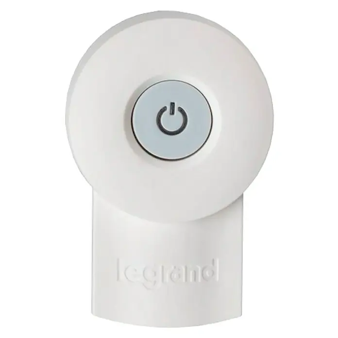 Legrand Clavija con interruptor - Blanco, Plástico, IP20 - Primer plano de un producto Legrand: Un dispositivo circular blanco con un botón redondo gris en el centro que muestra un símbolo de encendido.