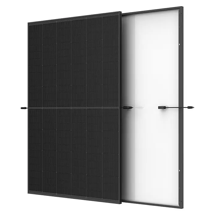 Trina Solarmodul TSM-445-NEG9R.25 - 0% MwSt. (gem. § 12 Abs. 3 UStG) - Monofazial, 445 W, L x B x H: 176,2 x 113,4 x 3 cm - Abbildung eines schwarzen bifazialen Solarmoduls mit zwei Hälften. Das Panel ist in einem robusten Rahmen eingefasst.