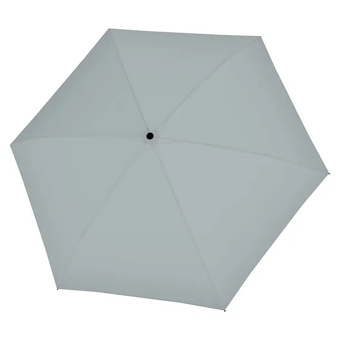 Doppler Taschenschirm Carbonsteel - Shady Grey, Durchmesser Bespannung: 90 cm, Länge: 23 cm - Nahaufnahme eines hellgrauen Sonnenschirms mit einem zentralen schwarzen Punkt, ideal für den Schutz vor Sonne.