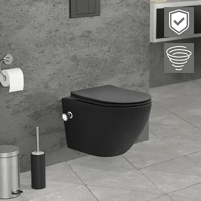LuxeBath Wand-WC kurz Schwarz mit Bidet-Funktion & Nano Beschichtung - Schwarz - Nahaufnahme einer schwarzen, wandmontierten Toilette mit Spülkasten und Toilettenbürste in einem modernen Badezimmer.