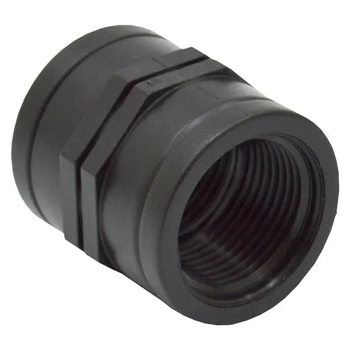 Manguito H-H - ¾″, Plástico - Acoplamiento roscado de PVC negro, ideal para sistemas de fontanería y riego. Construcción robusta para conexiones duraderas.