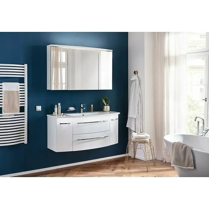 Camargue Badmöbel-Set - Weiß, Glänzend, 120 cm, 3 -tlg., 21,6 W - Das moderne Badezimmer verfügt über einen stilvollen Waschtisch mit Spiegelschrank in Weiß.