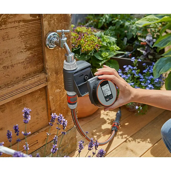 Gardena Bewässerungscomputer Flex - Bewässerungsdauer: 1 s - 99 min - Gardena Bewässerungssteuerung im Einsatz. Einfache Programmierung für die automatische Gartenbewässerung mit praktischem Display.