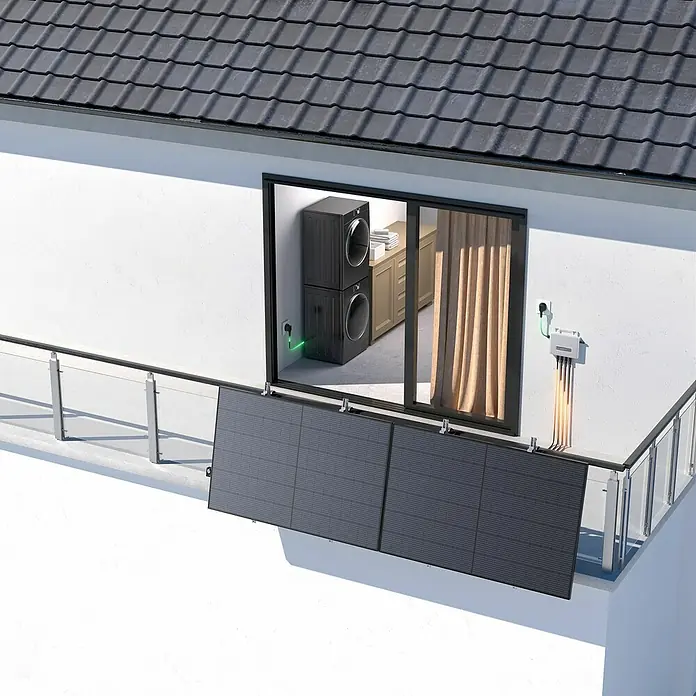 EcoFlow Wechselrichter - 800 W - Solarpanel-Installation an einem modernen Wohnhaus mit Balkongeländer. Nachhaltige Energiegewinnung durch innovative Solartechnik.