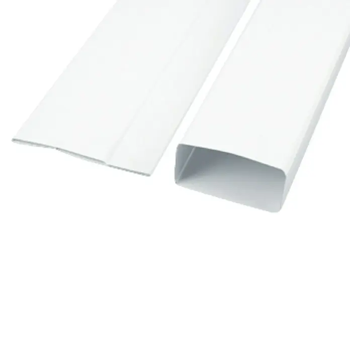 Tubo de ventilación plegable Tubpla - L x An x Al: 1.000 x 110 x 55 mm, Blanco - Primer plano de canalizaciones de cables blancas, que ofrecen una solución limpia y organizada para la gestión de cables. Ideal para oficinas y hogares.