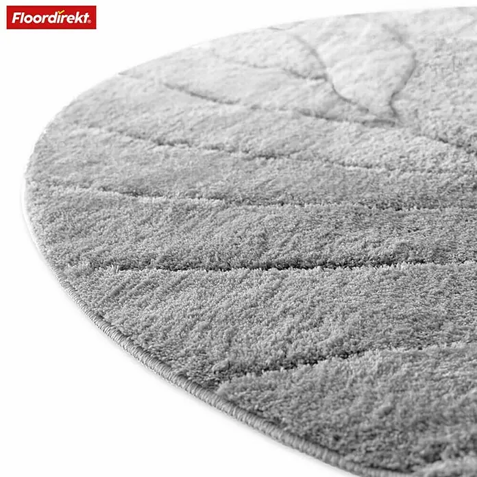 Floordirekt Badteppich Maris - 120 x 120 cm, Silber, 100% Polyester - Detailaufnahme eines runden, grauen Teppichs mit Blattmuster und dichter Textur, ideal für Wohnräume.