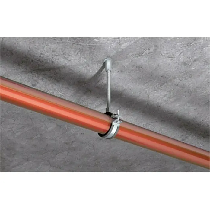 Fischer Rodforce Surtido de tacos - 20 ud., Con borde, Apto para: Hormigón - Abrazadera sujeta una tubería naranja a una pared gris, ideal para instalaciones de fontanería o calefacción.