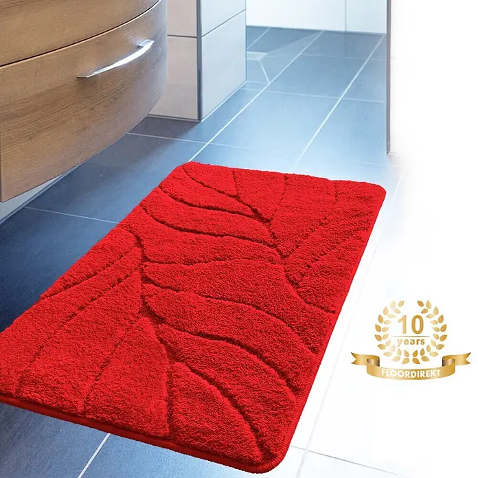 Floordirekt Badteppich Maris - 120 x 60 cm, Rot, 100% Polyester - Roter Badteppich mit Blattmuster. Weicher Flor und rutschfeste Unterseite sorgen für Komfort und Sicherheit im Badezimmer.