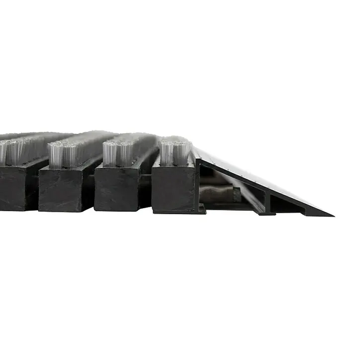 Fußmatte Power Brush - Grau, 60 x 40 cm, 100 % Nylon - Bürstenmatte mit Rampe für eine saubere und barrierefreie Umgebung. Ideal für Eingänge und Übergänge.