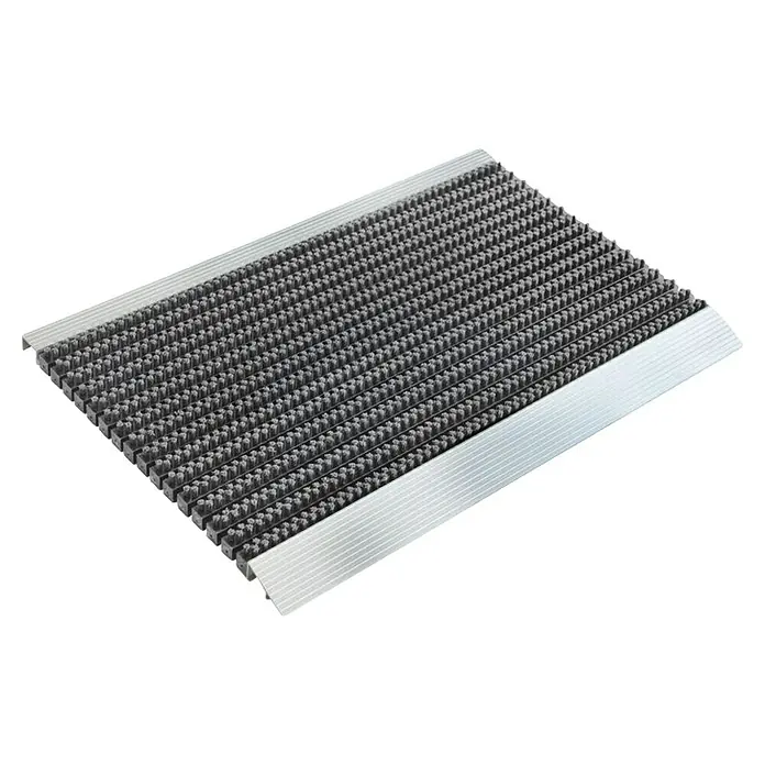 Fußmatte Profi Brush - Grau, 90 x 60 cm, 100 % Nylon - Schmutzfangmatte mit Aluminiumrahmen und schwarzen Borsten für den Eingangsbereich. Robust und langlebig für den Innen- und Außenbereich geeignet.