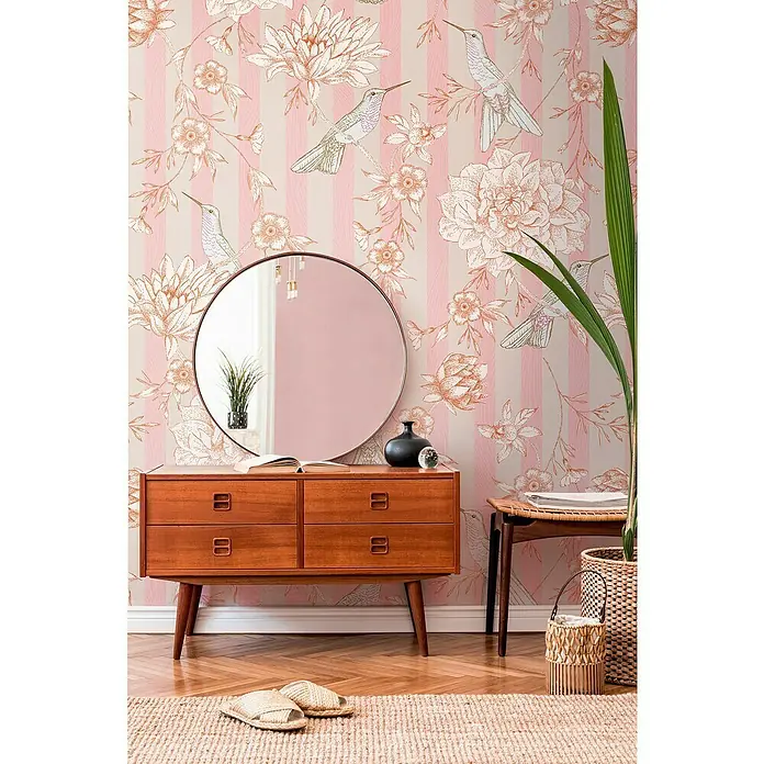 A.S. Création The Wall 2 Fototapete Blumen & Vögel - B x H: 159 x 280 cm, Vlies - Stilvolles Interieur mit einer Kommode aus Holz, einem runden Spiegel und einer floralen Tapete mit Kolibris.