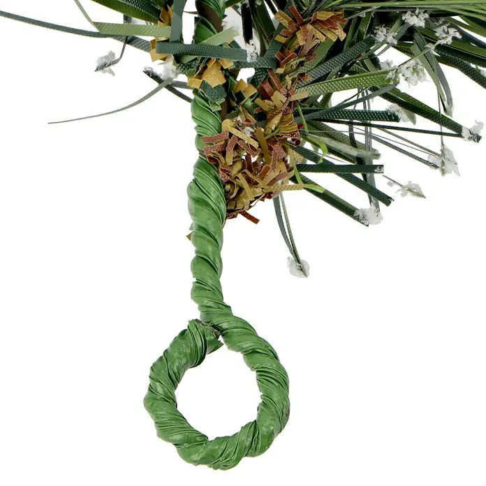 Edelmann Weihnachtsgirlande Kaprun - Kunststoff, LED-Beleuchtung - Detailaufnahme eines Tannenzweig-Ornaments mit einem grünen, gewickelten Aufhänger, ideal für weihnachtliche Dekorationen und festlichen Schmuck.
