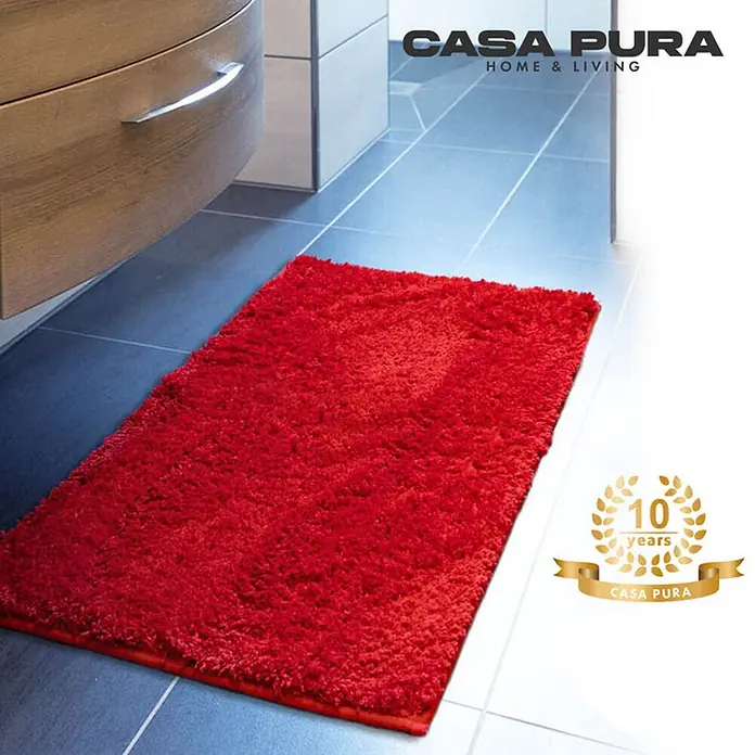 Floordirekt Badteppich Sky - 60 x 50 cm, Beerenrot, 100% Polyester - Roter Casa Pura Badteppich für ein stilvolles Badezimmer mit hoher Wasseraufnahme und weicher Oberfläche.