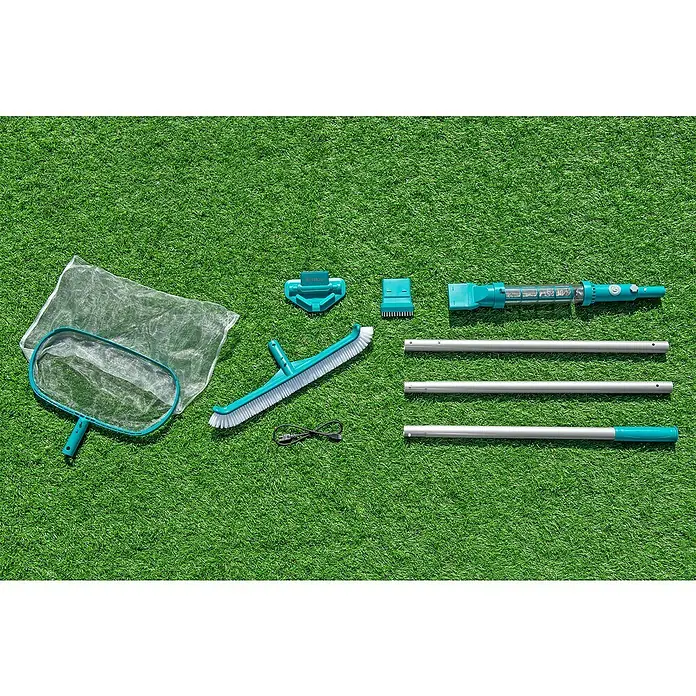 Bestway Poolsauger-Set AquaSurge - Türkis - Poolreinigungsset bestehend aus Kescher, Bürste und Staubsauger auf Rasen.