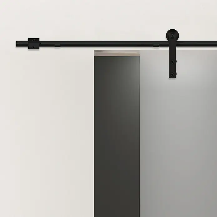 Diamond Doors Schiebetürbeschlag Galaxy Premium Black - Schwarz, Art Beschlag: Offen, 2.000 mm, Passend für: Diamond Doors Glas- oder Holzschiebetüren - Schiebetürbeschlag in Schwarz vor weißer Wand. Ideal zur Raumgestaltung. Schiebetüren sparen Platz und sind ein optisches Highlight.