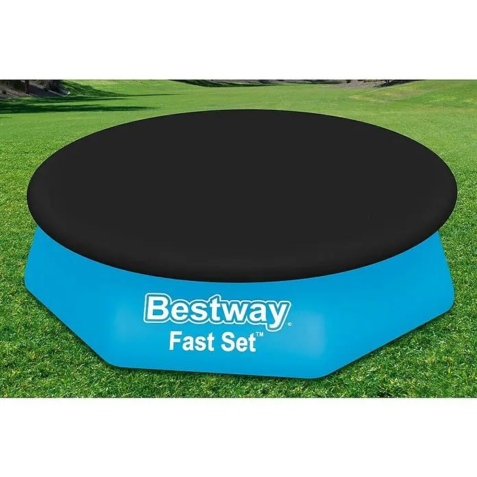 Bestway Pool-Abdeckplane - Durchmesser: 240 cm, Kunststoff - Eine Nahaufnahme eines Bestway Fast Set Pools mit schwarzer Abdeckung, der auf einem grünen Rasen steht.