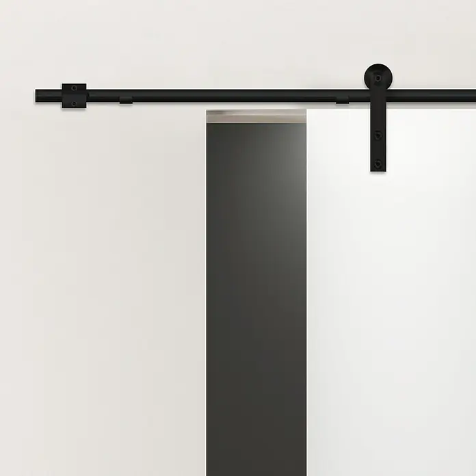Diamond Doors Schiebetürbeschlag Galaxy Premium Black - Schwarz, Art Beschlag: Offen, 2.000 mm, Passend für: Diamond Doors Glas- oder Holzschiebetüren - Nahaufnahme einer schwarzen Schiebetürbeschlagsgarnitur, die eine moderne und funktionale Ergänzung für jedes Interieur darstellt.