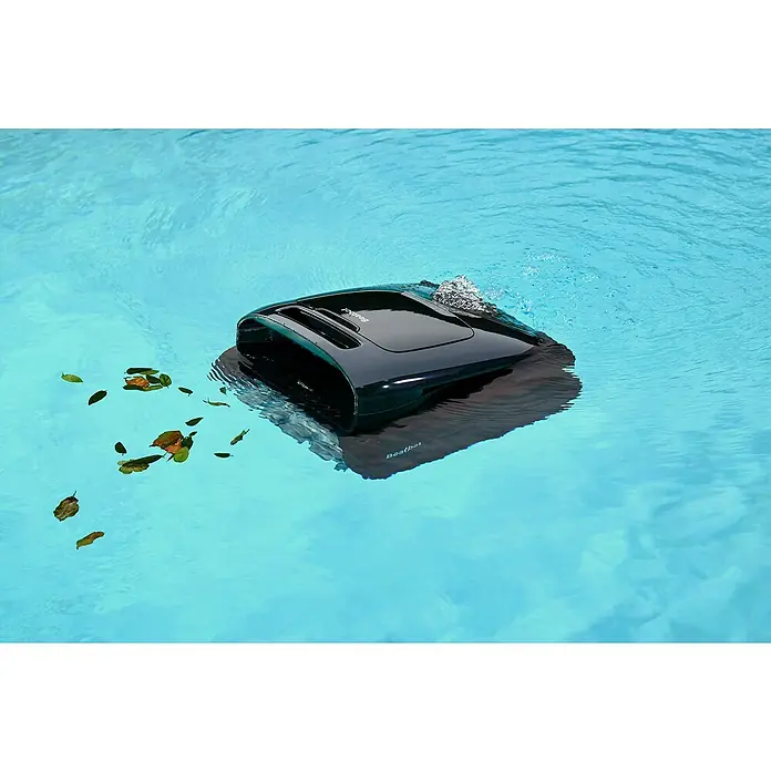 Beatbot Poolroboter AquaSense 2 Pro - Akkubetrieben, Passend für: Pools bis 360 m² Grundfläche, Filterleistung: 20.800 l/h - Der Beatbot Poolroboter schwimmt im klaren, blauen Wasser eines Pools und hält ihn sauber. Blätter treiben daneben.