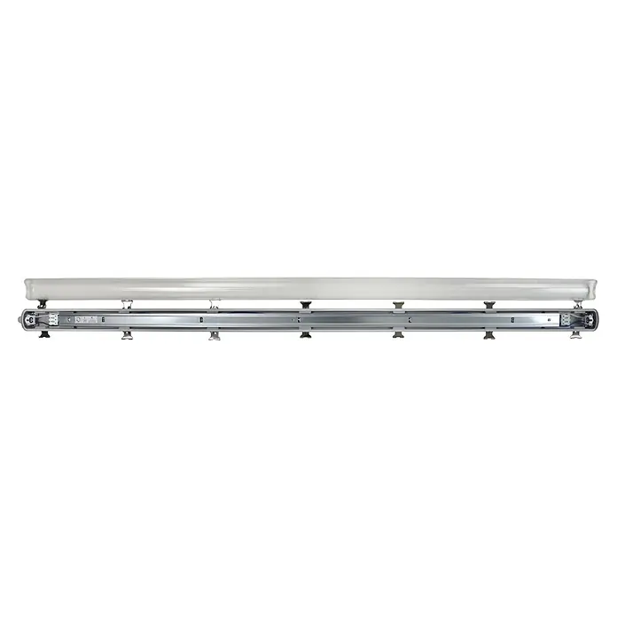 E2 elektro LED-Feuchtraumlichtleiste Classic Power - L x B x H: 158,3 x 7,5 x 5,2 cm, Lichtfarbe: Neutralweiß, 24 W, IP69 - Eine LED-Leuchte mit einer klaren Abdeckung und einer silbrigen Basis, die ein modernes und helles Beleuchtungselement darstellt.