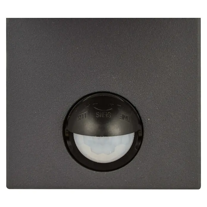 E2 elektro Außenwandleuchte Aster - 15 W, 17 x 7 x 10,4 cm, Anthrazit, IP65 - Nahaufnahme eines Bewegungsmelders mit Einstellknöpfen für Lux, Sens und Zeit auf einer schwarzen Oberfläche.