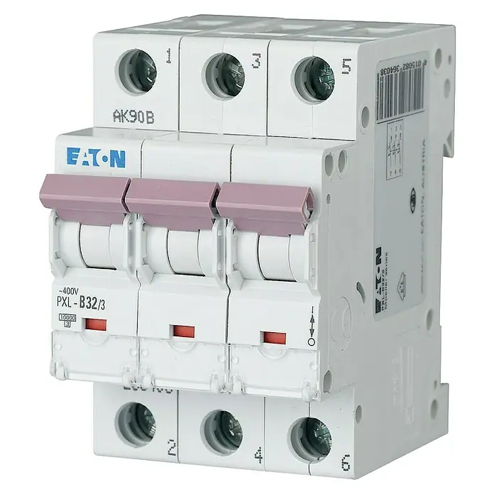 Eaton Sicherungsautomat xPole PXL-B32/3 - Auslösecharakteristik: B - Dreipoliger Leitungsschutzschalter von Eaton, Modell PXL-B32/3, mit gut sichtbaren Klemmen und Beschriftungen für den professionellen Einsatz.