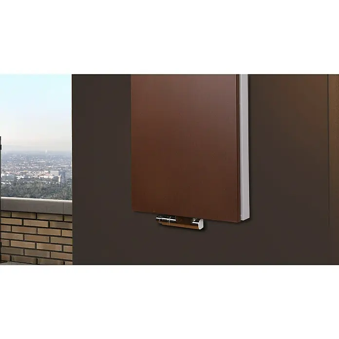 Badheizkörper Manhattan - B x H: 470 x 1.200 mm, Braun, Mit Halter 15mm, Nennleistung: 1.458 W - Nahaufnahme eines braunen Klapptisches an der Wand, der sich ideal für kleine Räume eignet.
