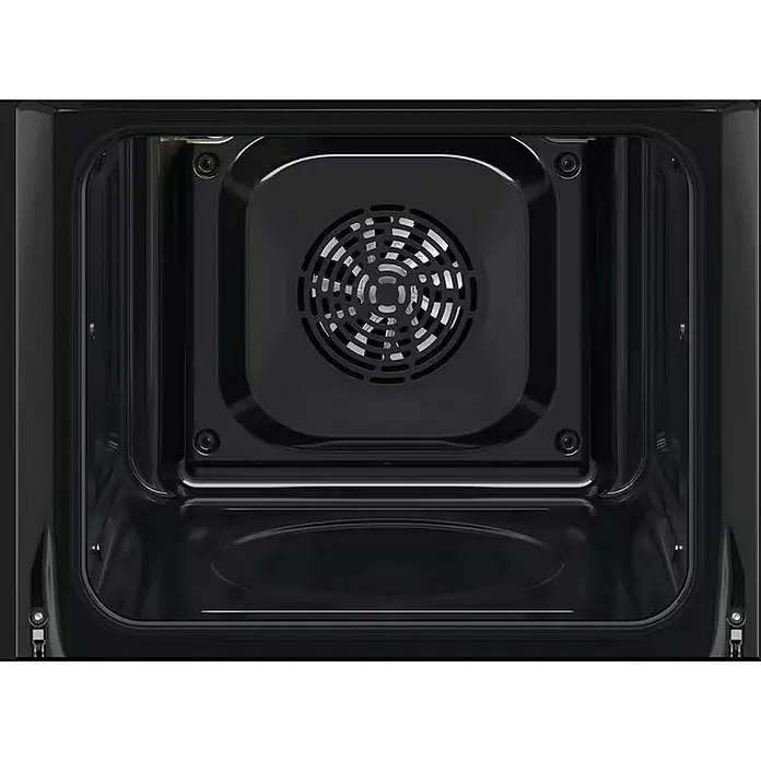 Electrolux Horno empotrado EOH3H00BX - Número de tipos de calentamiento: 7 ud., Volumen horno: 65 l - Vista interior de un horno negro con un ventilador en la pared posterior diseñado para una distribución uniforme del calor.