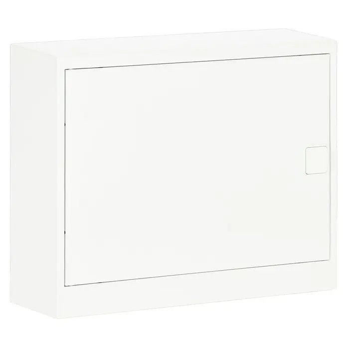 Gewiss Aufputz-Verteiler - Anzahl Reihen: 1 Stk., 24,5 x 9,5 cm, Weiß - Nahaufnahme eines weißen Verteilerkastens mit rechteckiger Tür und kleinem quadratischem Griff für elektrische Installationen.