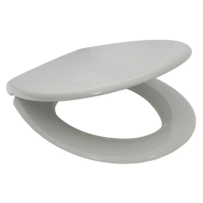 Calmwaters WC-Sitz Original - Duroplast, Grau, Mit Absenkautomatik - Eine Nahaufnahme eines geöffneten, weißen WC-Sitzes mit glänzender Oberfläche, der sanft im Licht schimmert und moderne Hygiene ausstrahlt.