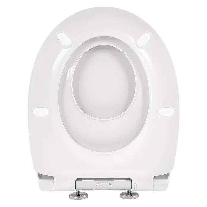 Calmwaters Kinder WC-Sitz Family - Duroplast, Weiß - Ein weißer Toilettensitz mit einer ovalen Öffnung in der Mitte und silberfarbenen Befestigungen am unteren Rand.