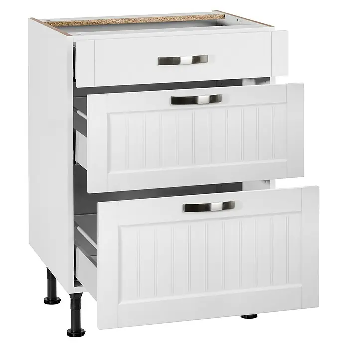 Optifit Küchenzeile Juna 969 - Typ 2 - Breite: 270 cm, Landhaus Weiß, Mit Elektrogeräten - Weißer Küchenschrank mit drei Schubladen, wobei die unteren beiden leicht geöffnet sind, um das Produkt optimal zu präsentieren.