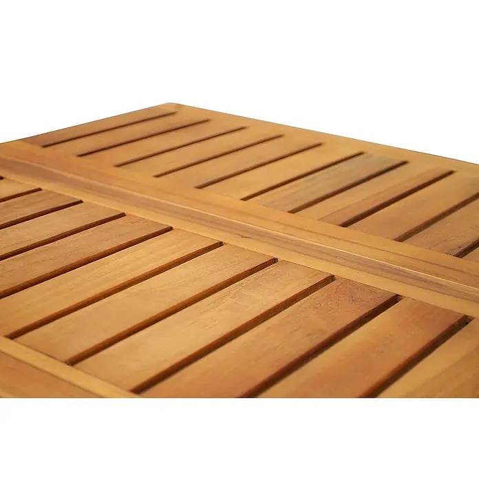 Kai Wiechmann Garten-Beistelltisch - Teakholz, Klappbar, Quadratisch, Naturbelassen - Detailaufnahme einer stilvollen Holzoberfläche mit Lattenstruktur, ideal für Möbel oder dekorative Elemente im Innen- und Außenbereich.