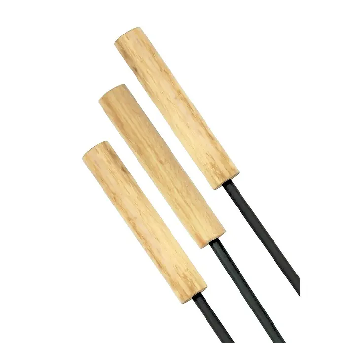 holz4home Kaminholzregal -  - Nahaufnahme von drei Holzgriffen mit schwarzen Stäben, die ein elegantes und funktionales Design für Kaminwerkzeuge oder ähnliches bieten.