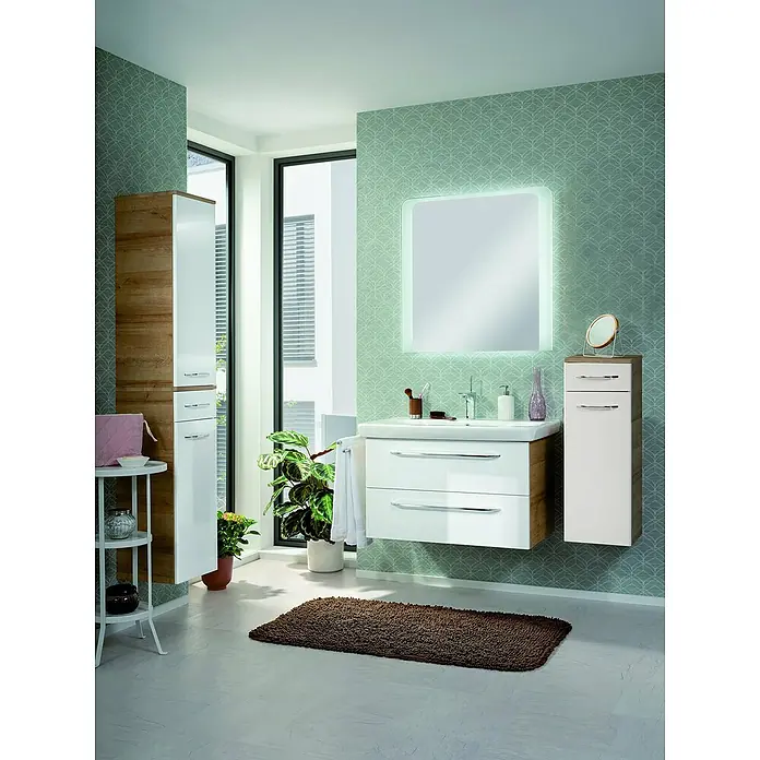 Fackelmann Milano Bad-Hochschrank - B x T x H: 302 x 320 x 1.652 mm, Ast Eiche, Weiß - Elegantes Badezimmer-Interieur mit einem modernen Waschtisch mit Schubladen, einem beleuchteten Spiegel und passenden Hochschränken.