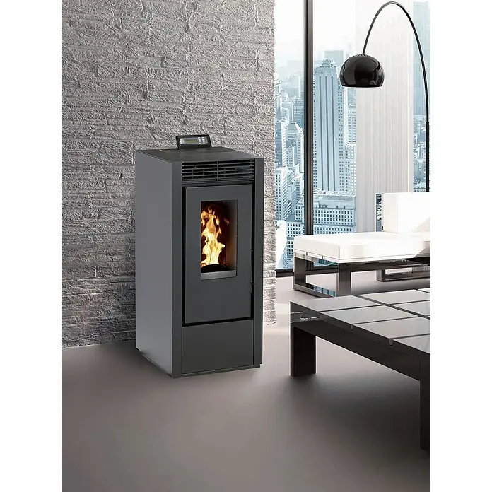 Pelletofen Marina 11 - 10 kW, Raumheizvermögen: 310 m³, 0,72 kg/h - 2,23 kg/h, Farbe Verkleidung: Schwarz - Ein modernes Pelletkaminofen-Design mit LCD-Display, das Wärme und Stil in Ihr Zuhause bringt. Ideal für gemütliche Abende.