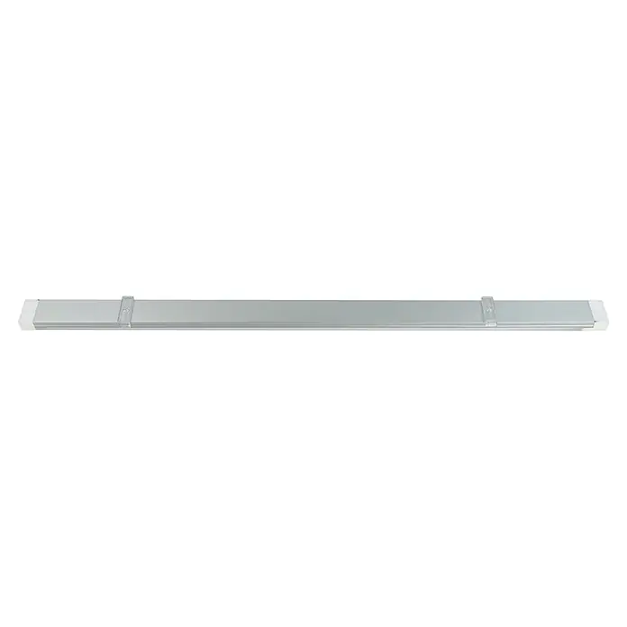 E2 elektro LED-Lichtleiste Plan - L x B x H: 60 x 3,2 x 1,4 cm, Lichtfarbe: Warmweiß, 10 W, 220 V - 240 V - Eine silberfarbene, längliche Leuchte mit zwei transparenten Halterungen zur Deckenmontage. Das Licht ist dezent und gleichmäßig.