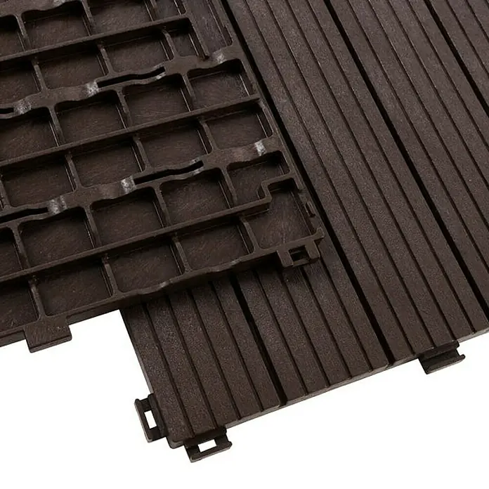 Floordirekt Klickfliese Claire 30 x 30 cm Braun - 30 x 30 x 1,5 cm, 1 Stk. - Nahaufnahme von braunen Terrassenfliesen, die ein einfaches und schnelles Verlegen im Außenbereich ermöglichen.