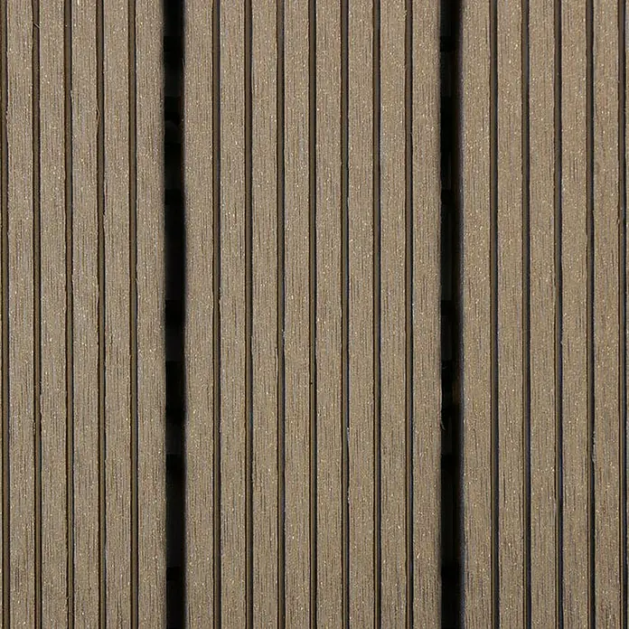 Floordirekt Klickfliese WPC Royal 30 x 30 cm Dunkelbraun 11er-Set - 30 x 30 x 2,2 cm, 11 Stk. - Detailaufnahme einer Holzterrasse mit parallelen Dielen. Das Muster zeigt eine moderne und natürliche Optik für den Außenbereich.
