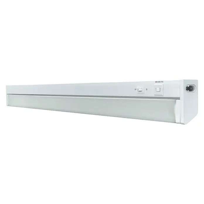 E2 elektro LED-Lichtleiste Swing M - L x B x H: 856 x 24 x 61 mm, Schwenkbar, 12 W, 1 Stk., 12 W - Eine weiße LED-Unterbauleuchte mit Schalter und Steckdose, ideal für Küchen und Arbeitsbereiche, die eine helle und effiziente Beleuchtung bietet.